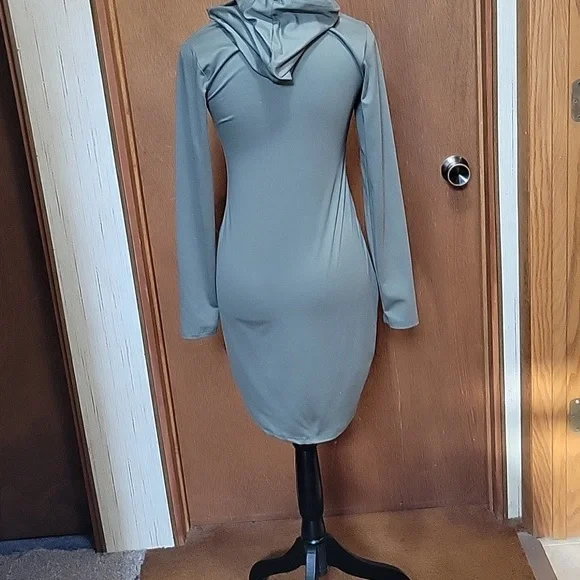 Almost Famous Sm green hooded dress - Picture 3 of 4